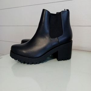 NWOT soda booties